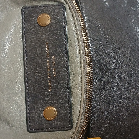 Marc by Marc Jacobs Tan and Black Messenger Bag - Picture 2 of 16